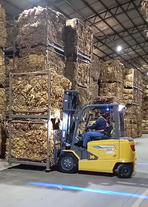 pp电子鲲鹏电动叉车：烟草运输的安全高效新选择