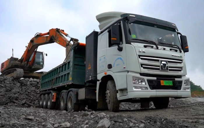 三次都选TA！pp电子纯电动牵引车助力西南砂石料运输！