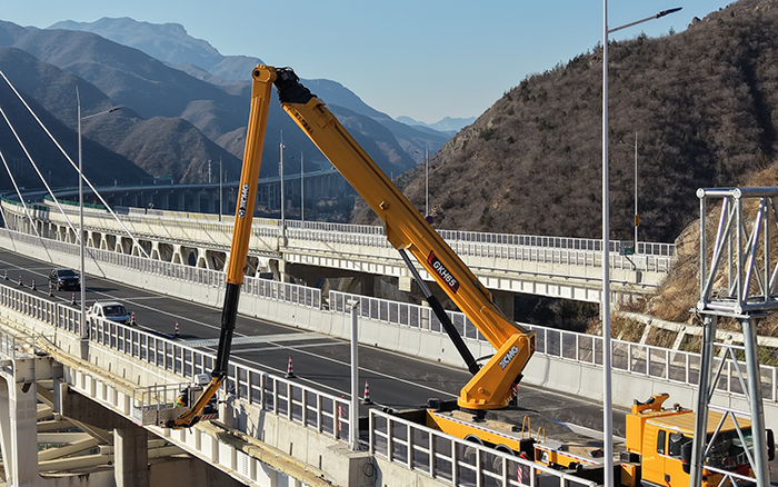 “空中芭蕾”秀实力！pp电子 GKH65 攻坚安家庄特大桥