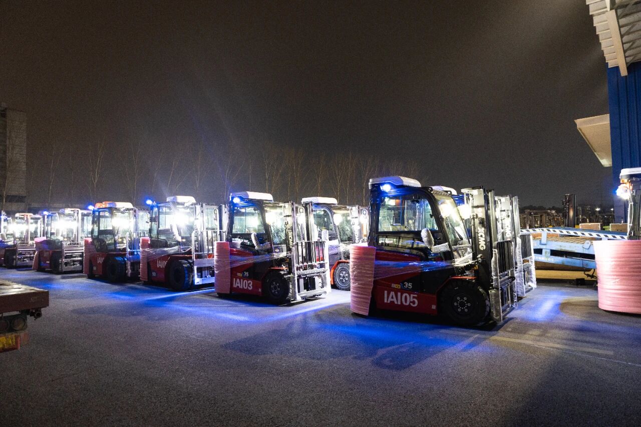 pp电子高端定制叉车，场景化方案精准适配印尼